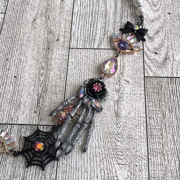 Betsey Johnson Spider Hand Cat Necklace - Picture 2 of 9